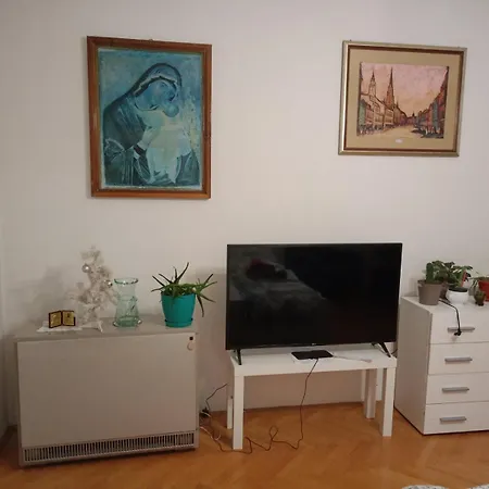 Apartamento Kleopa Pale