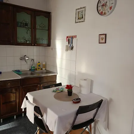 Kleopa Apartment *